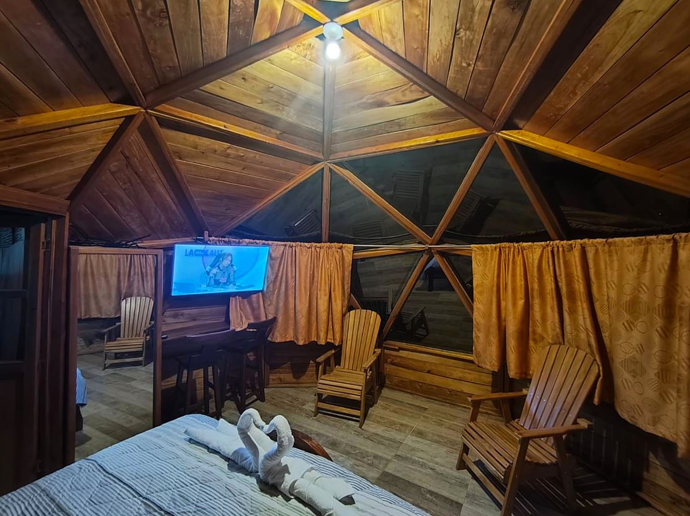 Glamping en domo geodésico de El Pedregal, Enciso: foto 4