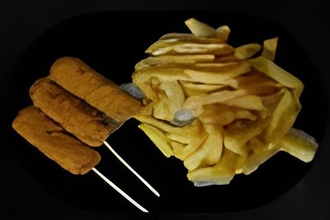 Brochetas de pollo apanado